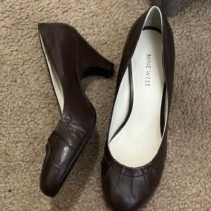 Brand new Nine West pumps chocolate brown